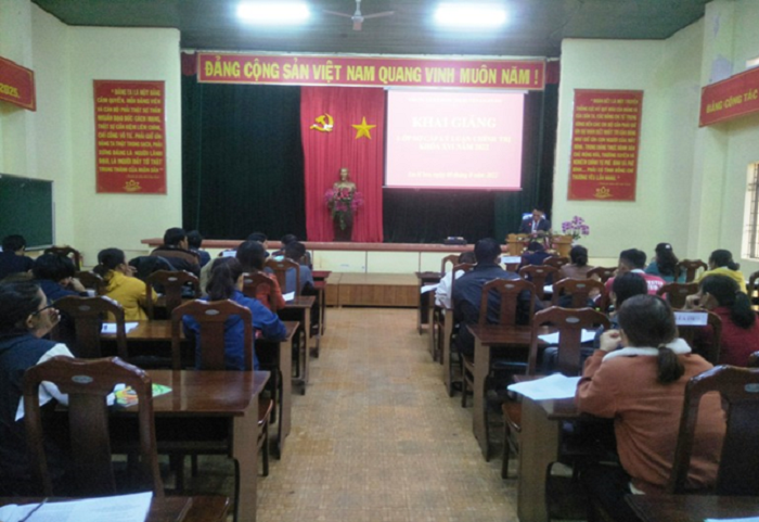 Khai giảng lớp Sơ cấp lý luận chính trị khoá XVI